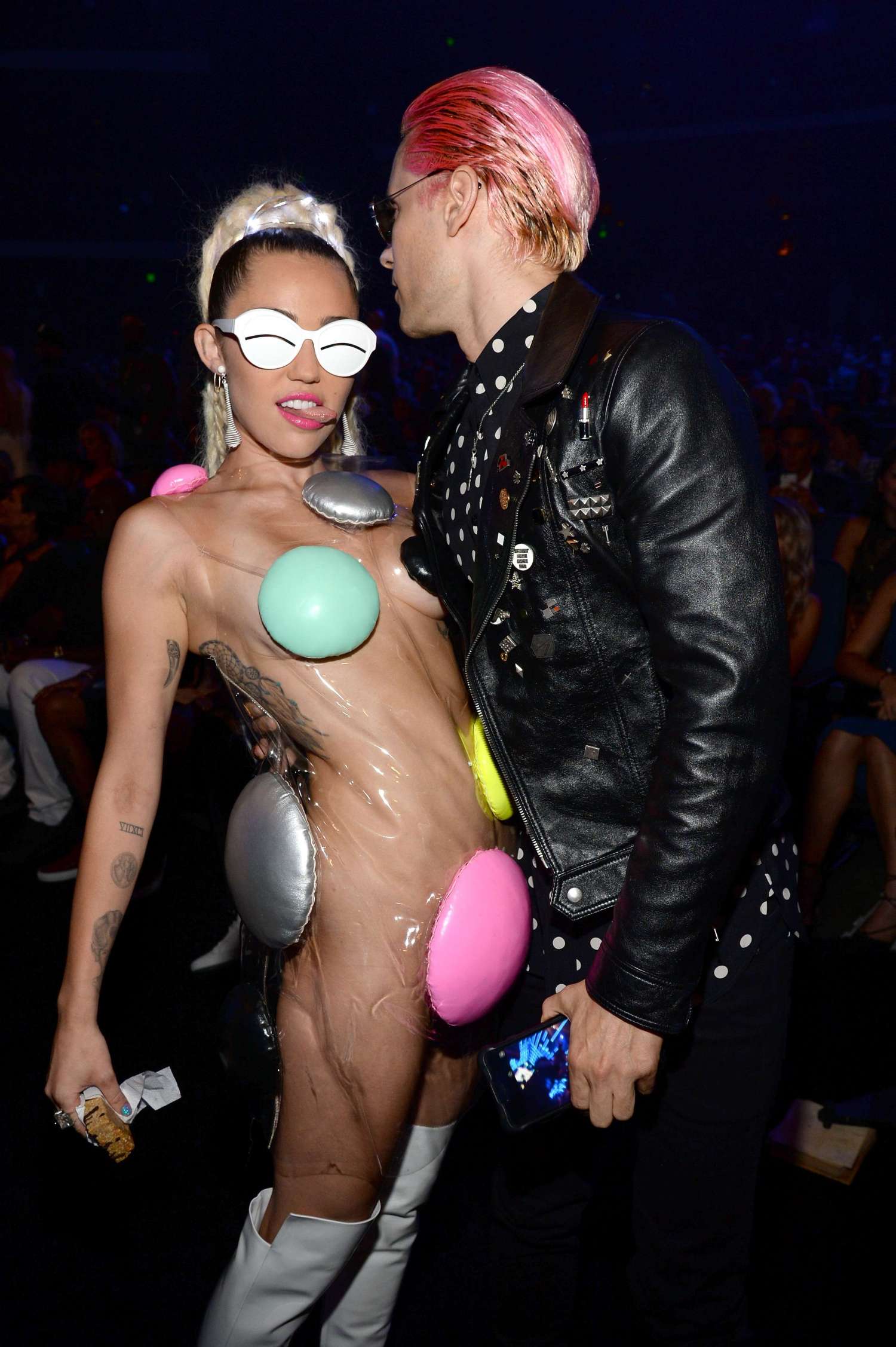 Miley Cyrus - 2015 MTV Video Music Awards in Los Angeles [adds]